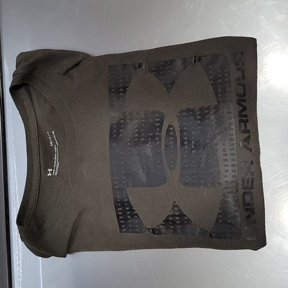 Under Armour Shirt - Picture 3 of 3